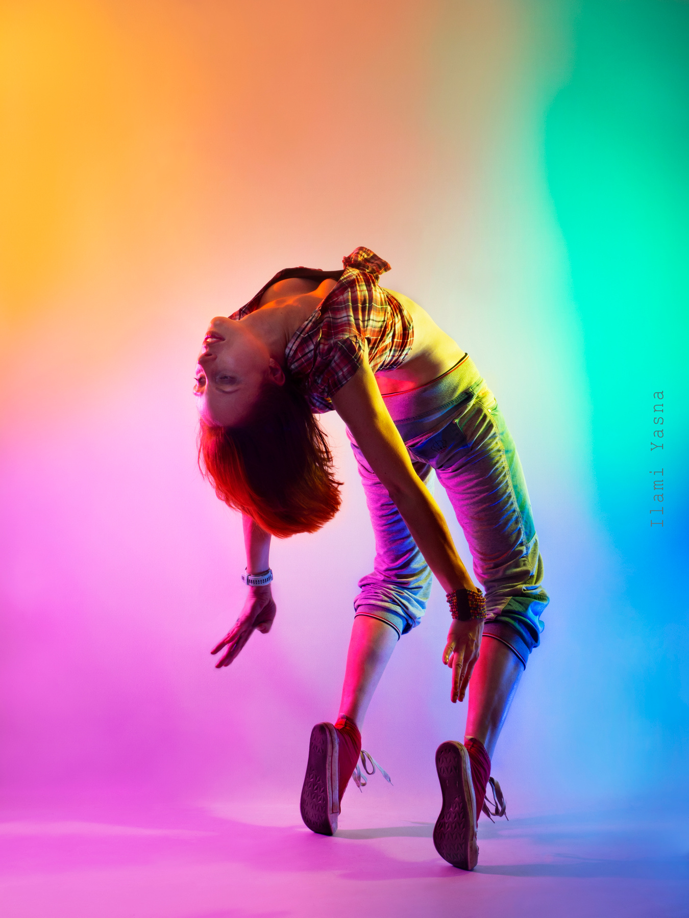 Let’s be crazy! радуга спектр танец движение спорт девушка студия цвет краски гимнастика