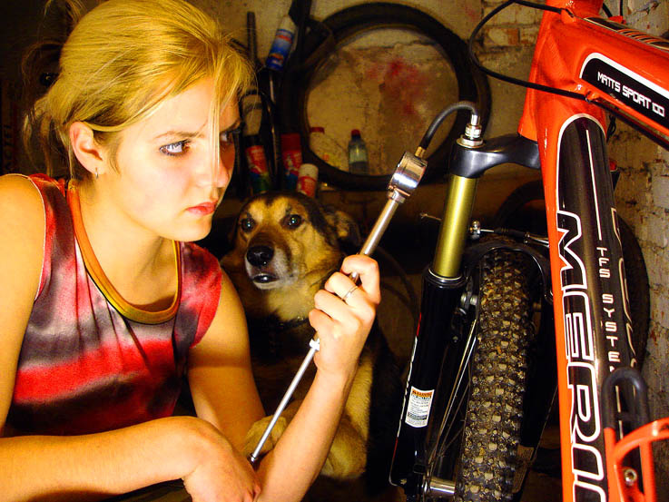 Ещё 10 psi и по камням пойдёт как по маслу! Merida Matts вилка Marzocchi MXComp MTB XC байк спорт девушка мастерская настройка