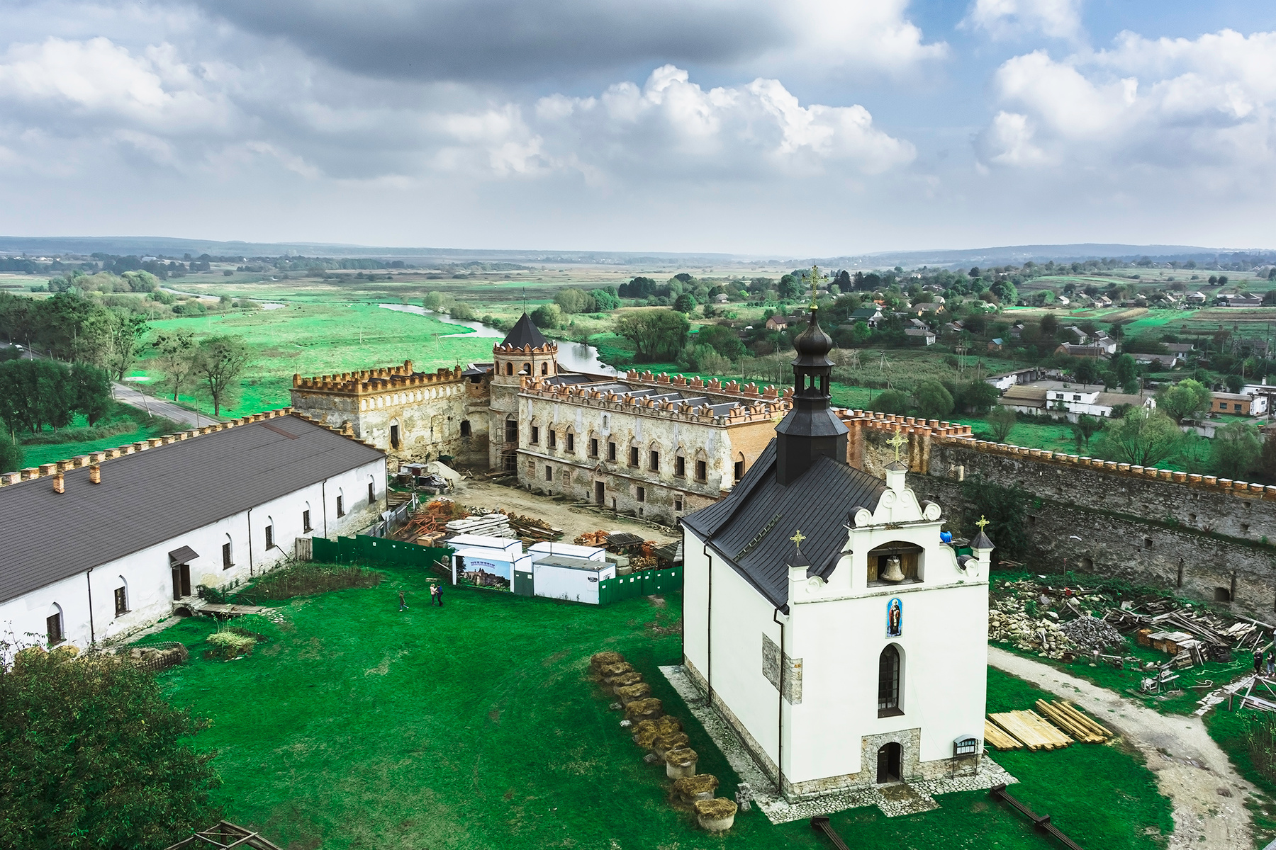 замок Меджибож замок Меджибож Меджибіж украина природа Украины путешествия приключения форт древности пейзаж