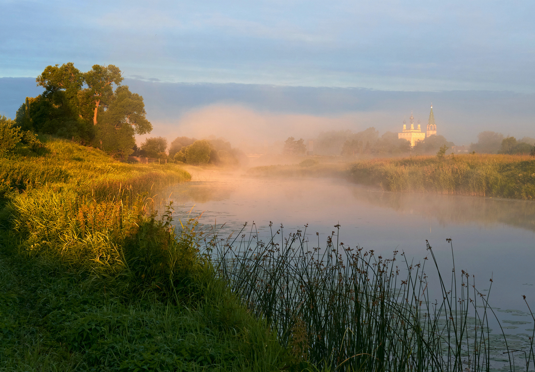 Утро на реке река Теза утро туман
