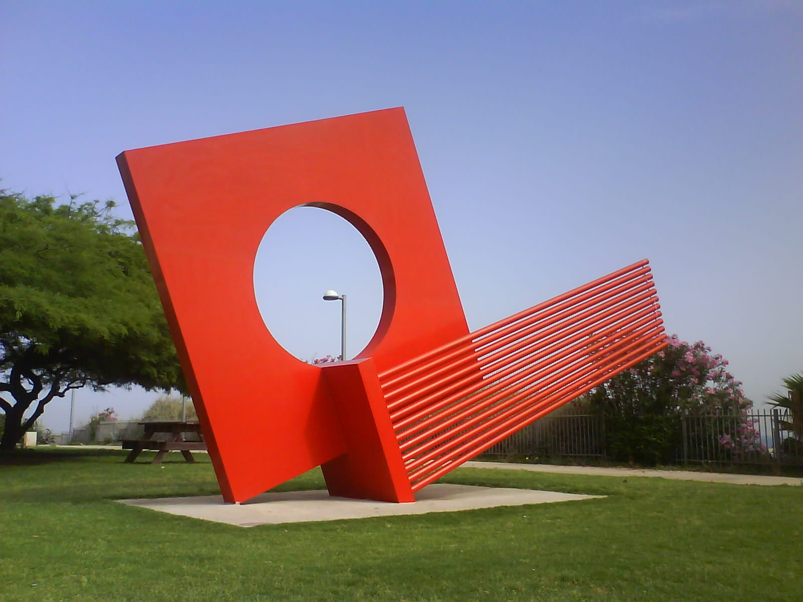 Скульптура в Тель-Авиве Израиль Тель-Авив