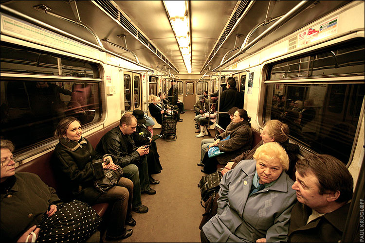 подМосковье метро люди взгляды Москва