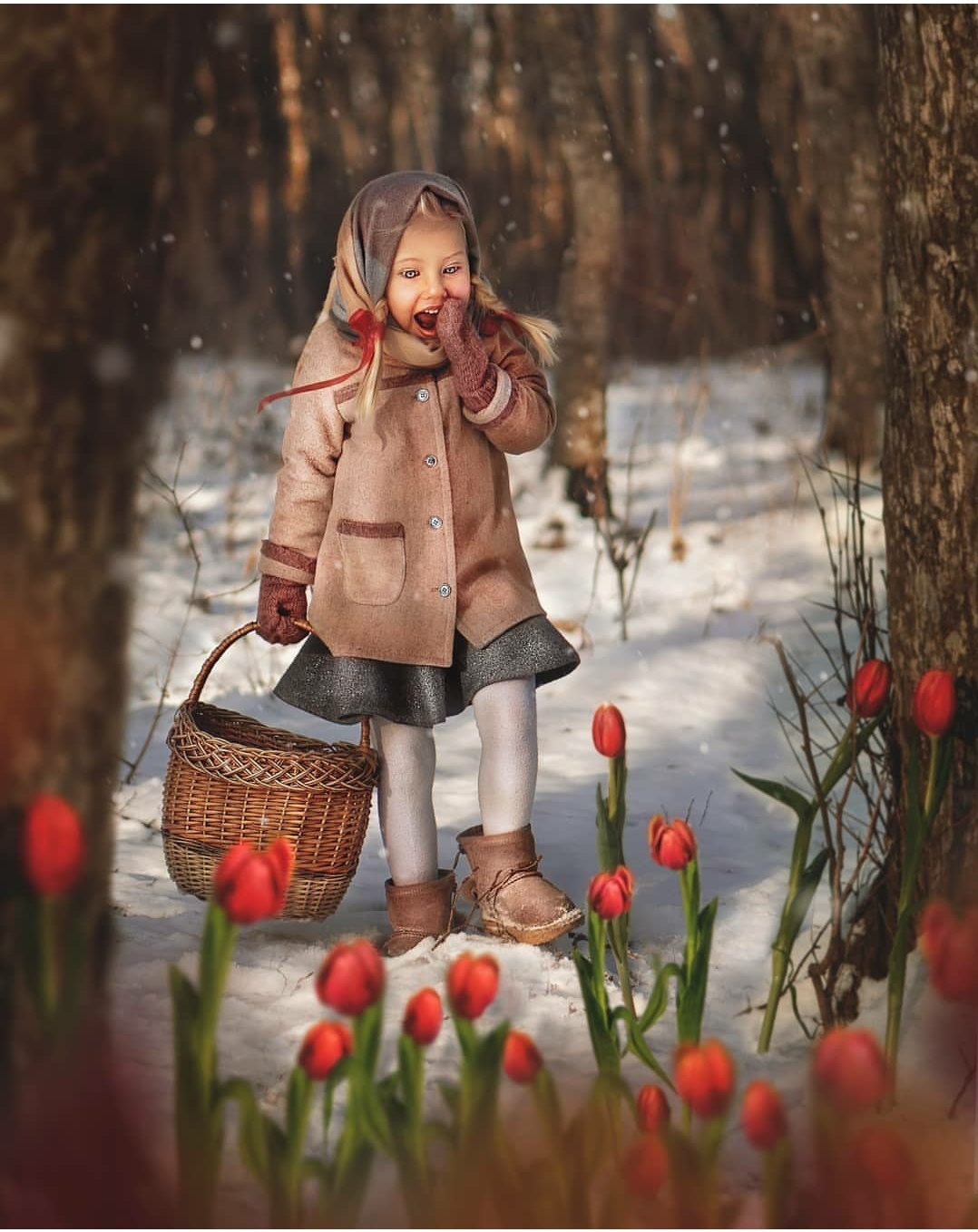 12 месяцев Дети художественнаяфотография детскаяфотосессия волшебство тюльпаны удивление лес