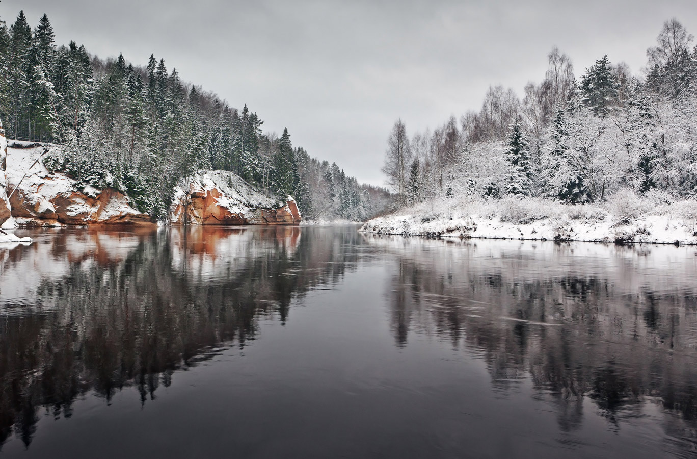 Before the winter. Пейзаж предзимье. Река Морье зимой. Картинки природа горы предзимье. Предзимье в Саянах.