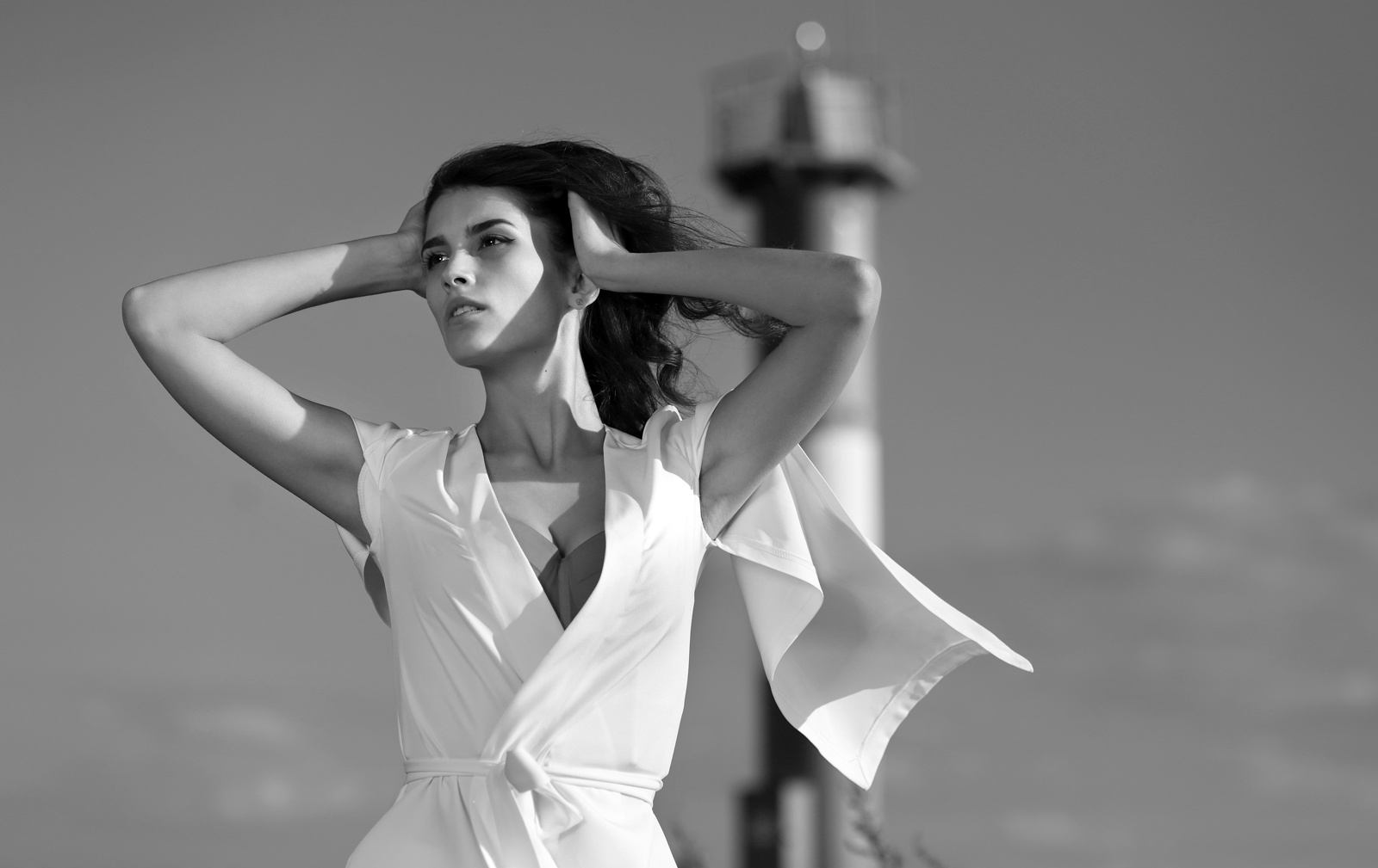 Ветер у маяка... Девушка женщина модель молодость взгляд портрет бьюти фото красивая актриса маяк ветер Кронштадт форт Константин