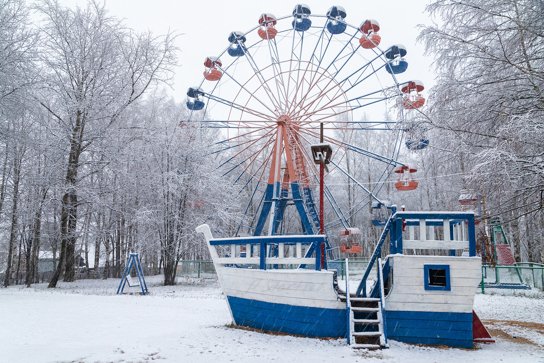 Первый снег зима иней снег парк пейзаж природа Пермский_край Лысьва