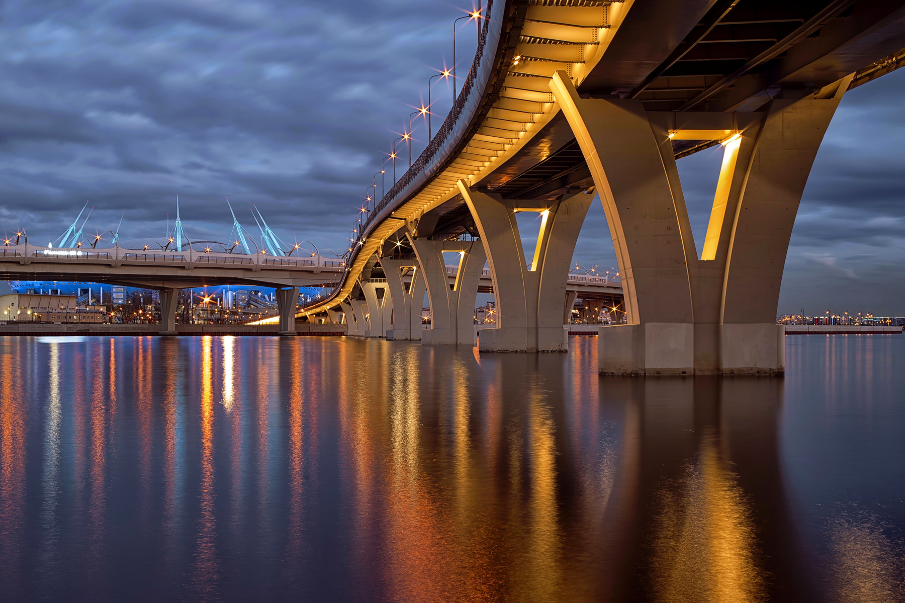 Мосты Петербурга город вечер мост залив архитектура стадион свет фонари отражения
