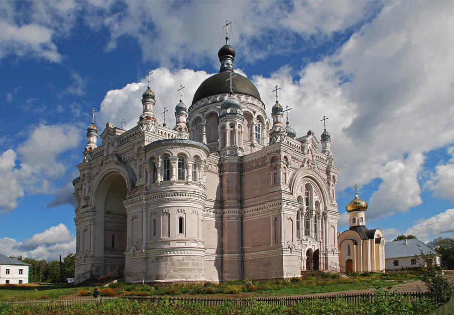 Казанский монастырь в Вышнем Волочке. храм монастырь вышний волочок