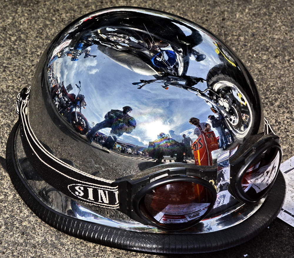 Зеркальный мотошлем Шлем зеркало Байкеры мотовстреча асфальт