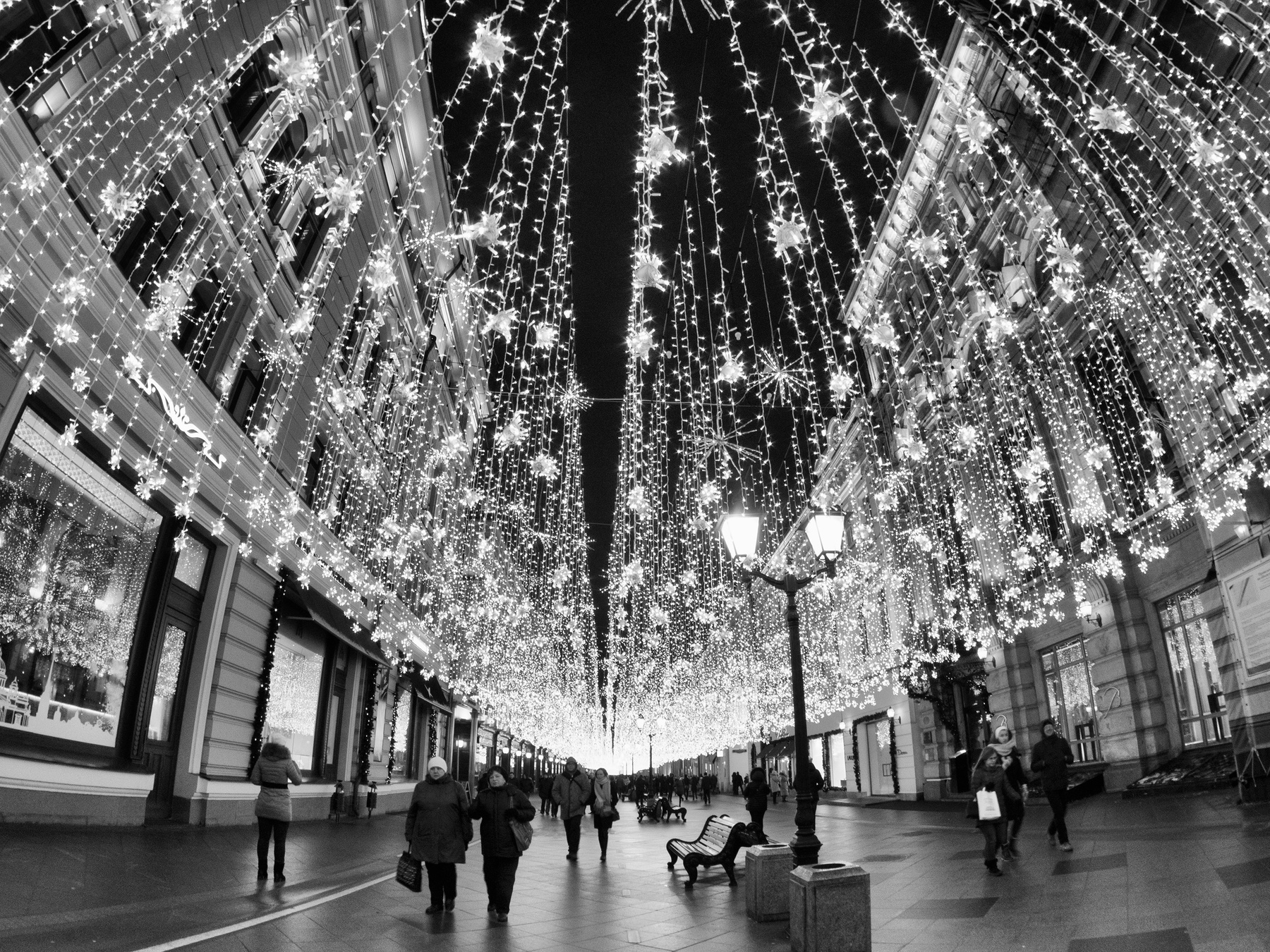 И снова Никольская... Москва Новый год Огни Никольская Центр Чёрно-белый