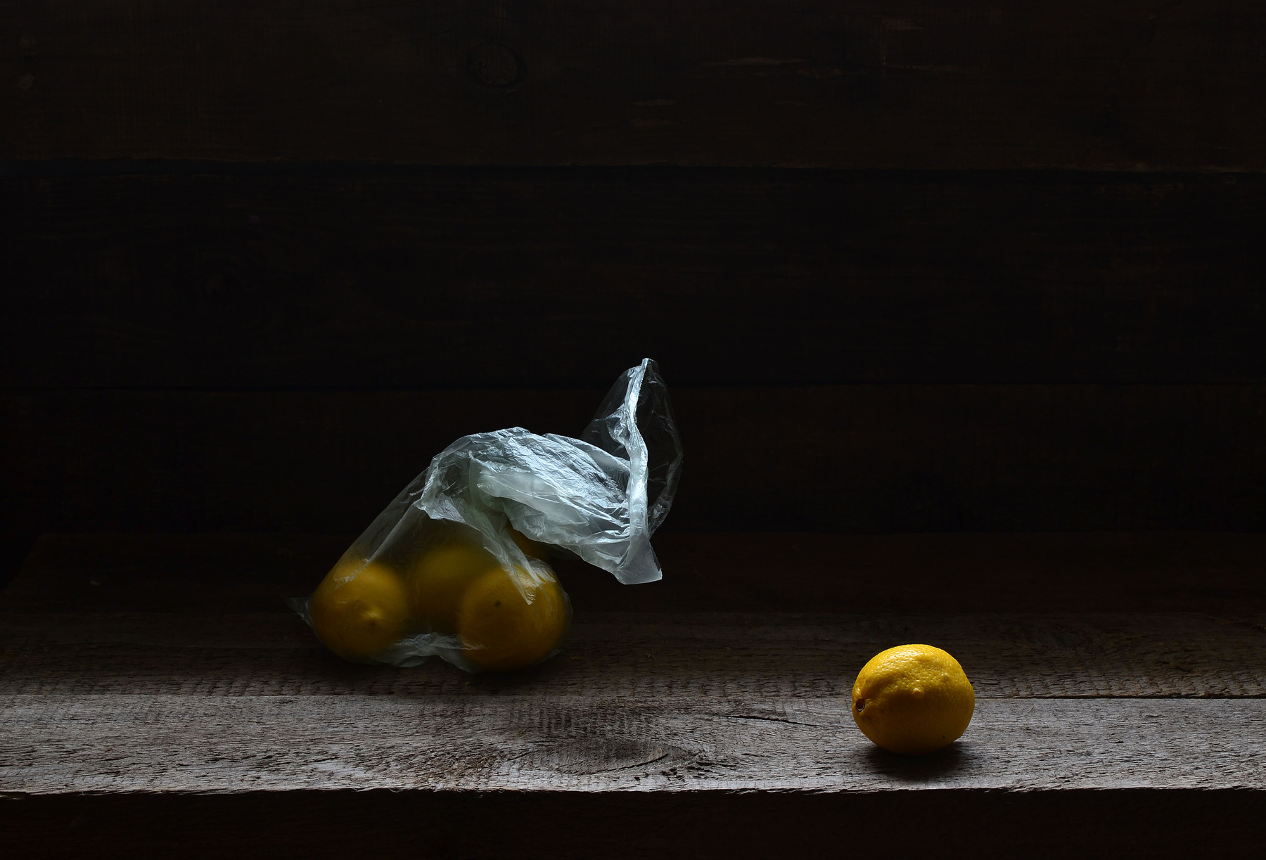 Лимончики. Лимоны лимон пакет деревянный фон
