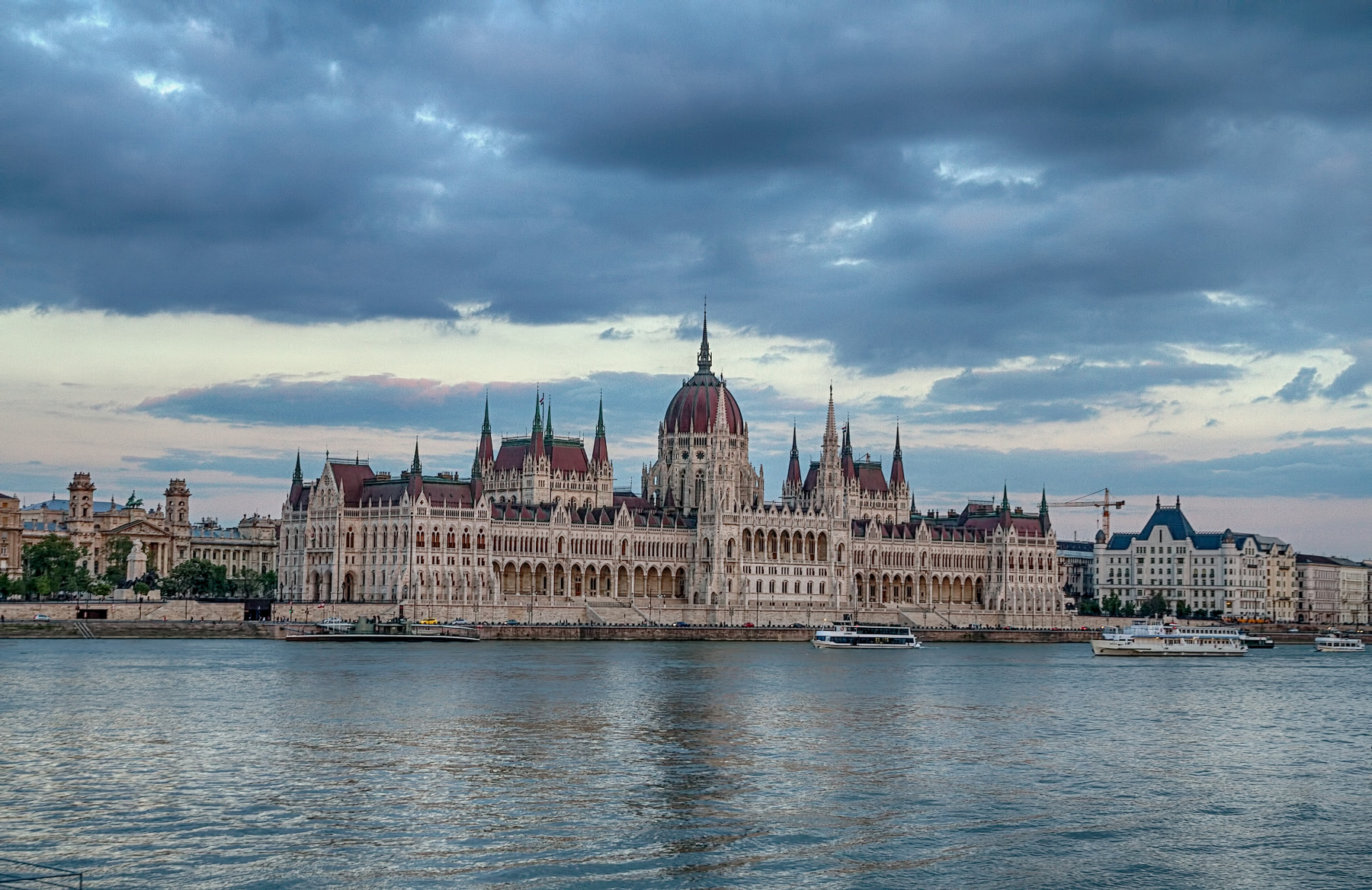 Здание венгерского парламента 