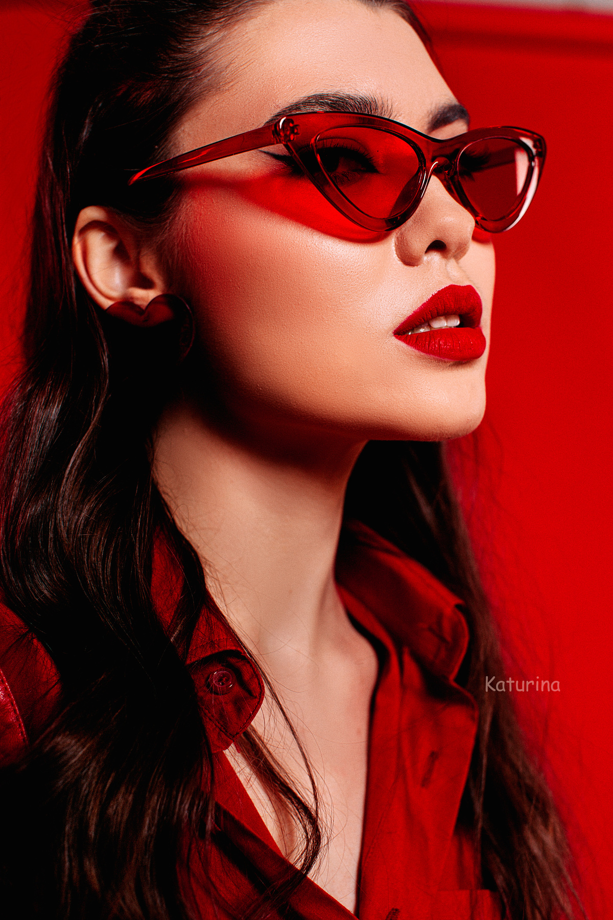 девушка в красных очках гламур фото фотограф питер фотографспб фэшн красный red beauty стильная