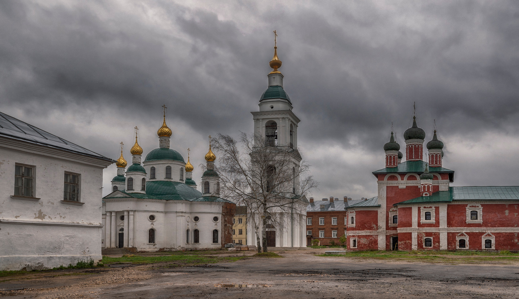 Богоявленский монастырь 