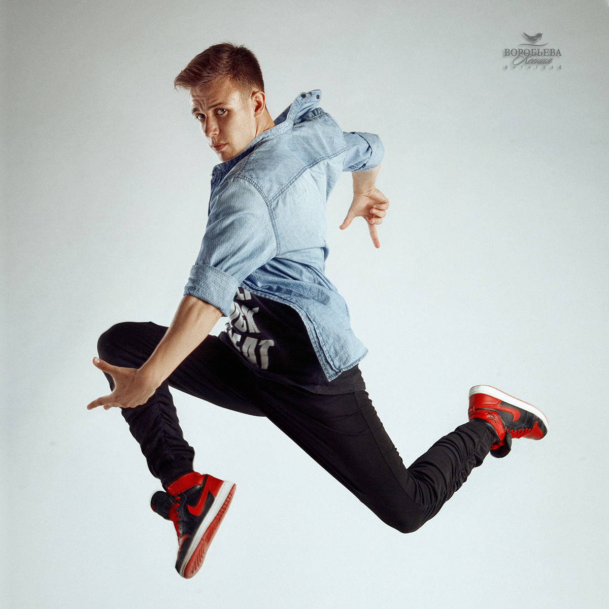 Костя танец парень мода джаз фанк вог хип-хоп танцы танцор прыжок движение красота тело сила