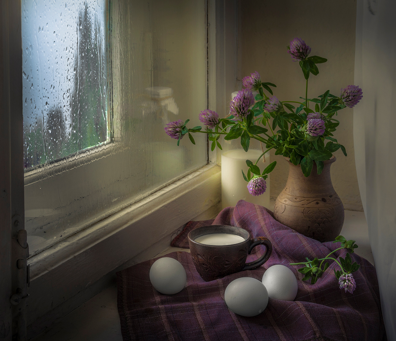 Летний дождь натюрморт молоко окно клевер лето июнь