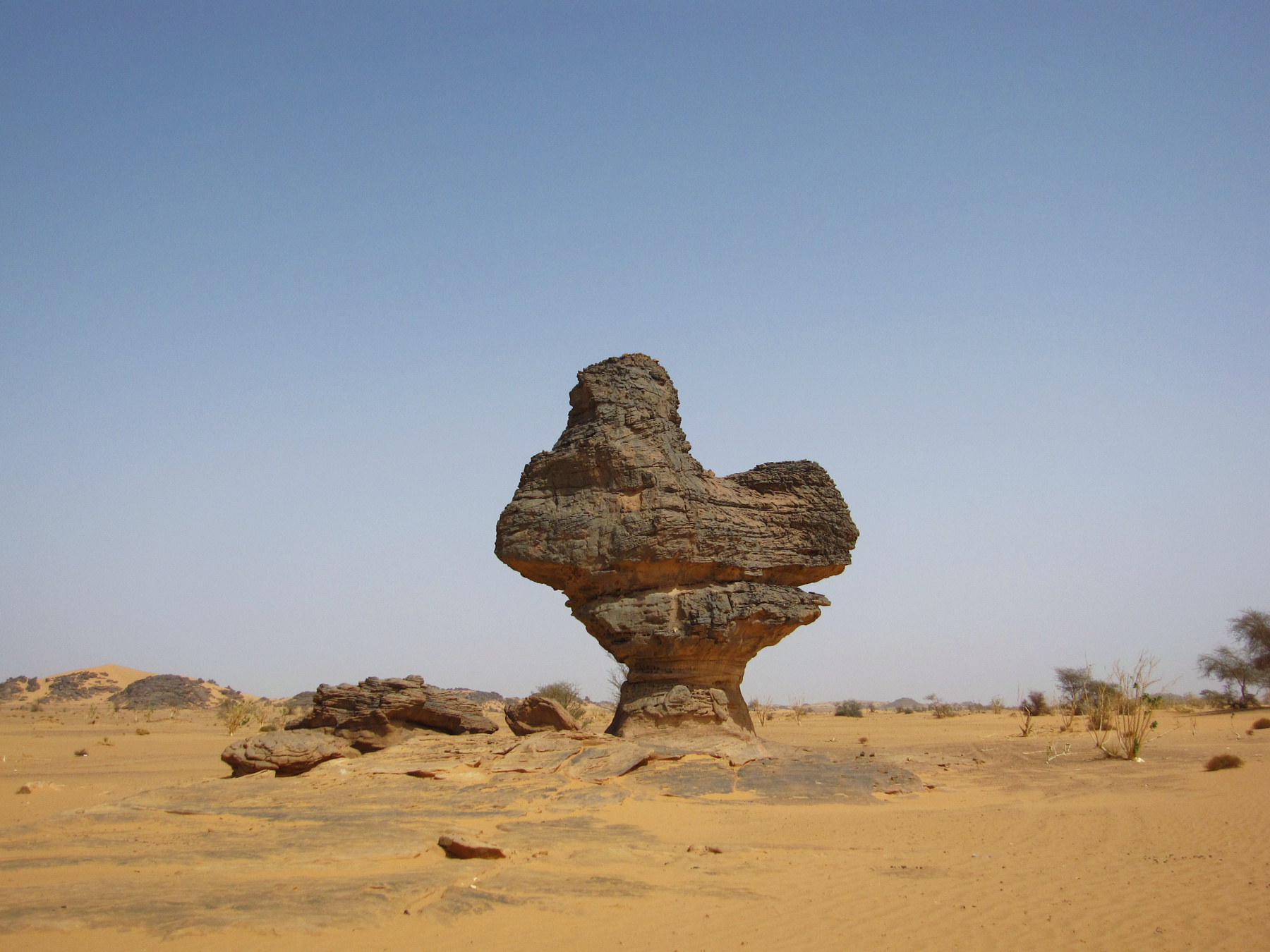 Курочка Ряба. Ливия вулкан кратер горы скалы пустыня