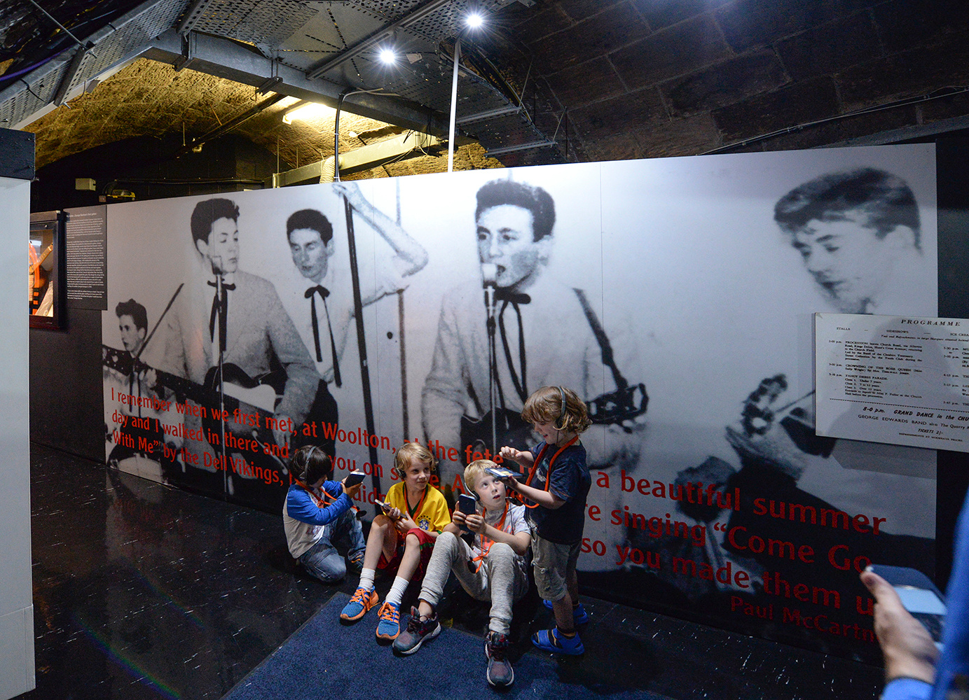 В музее Beatles Story (2) Англия Ливерпуль музей История Битлз Beatles Story