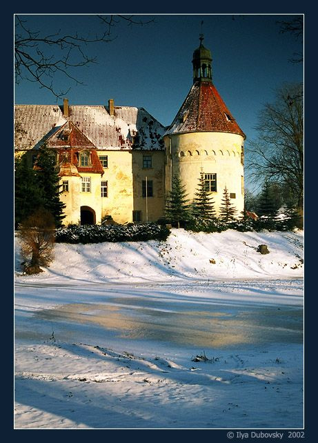 Зима в провинции Яунпилс замок зима