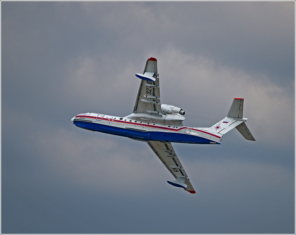 Бе-200 Бе-200 авиация самолет полет МАКС-2015 Жуковский