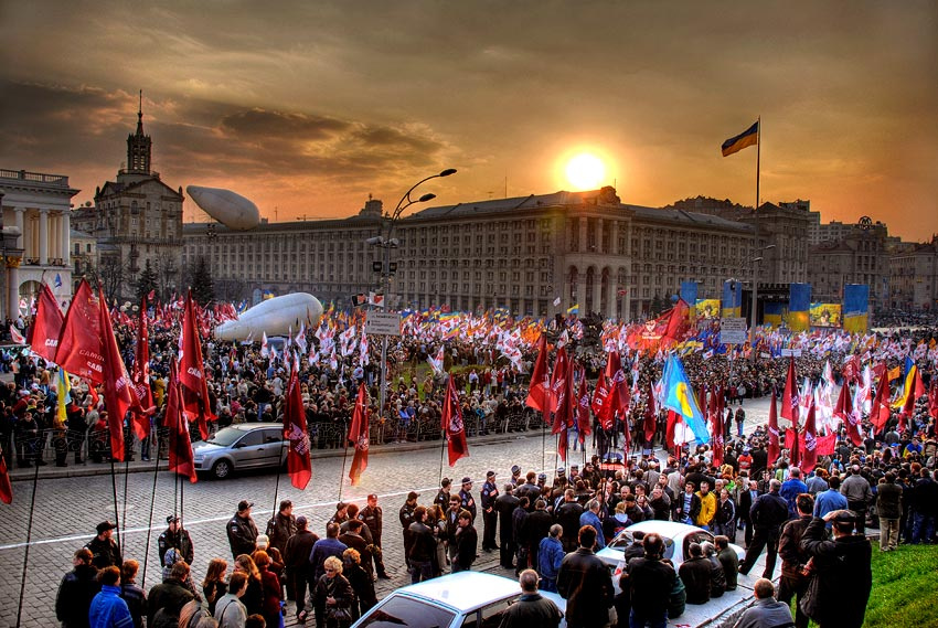 Дубль \"два\"?.. Украина Киев Майдан оранжевая революция политика толпа флаги