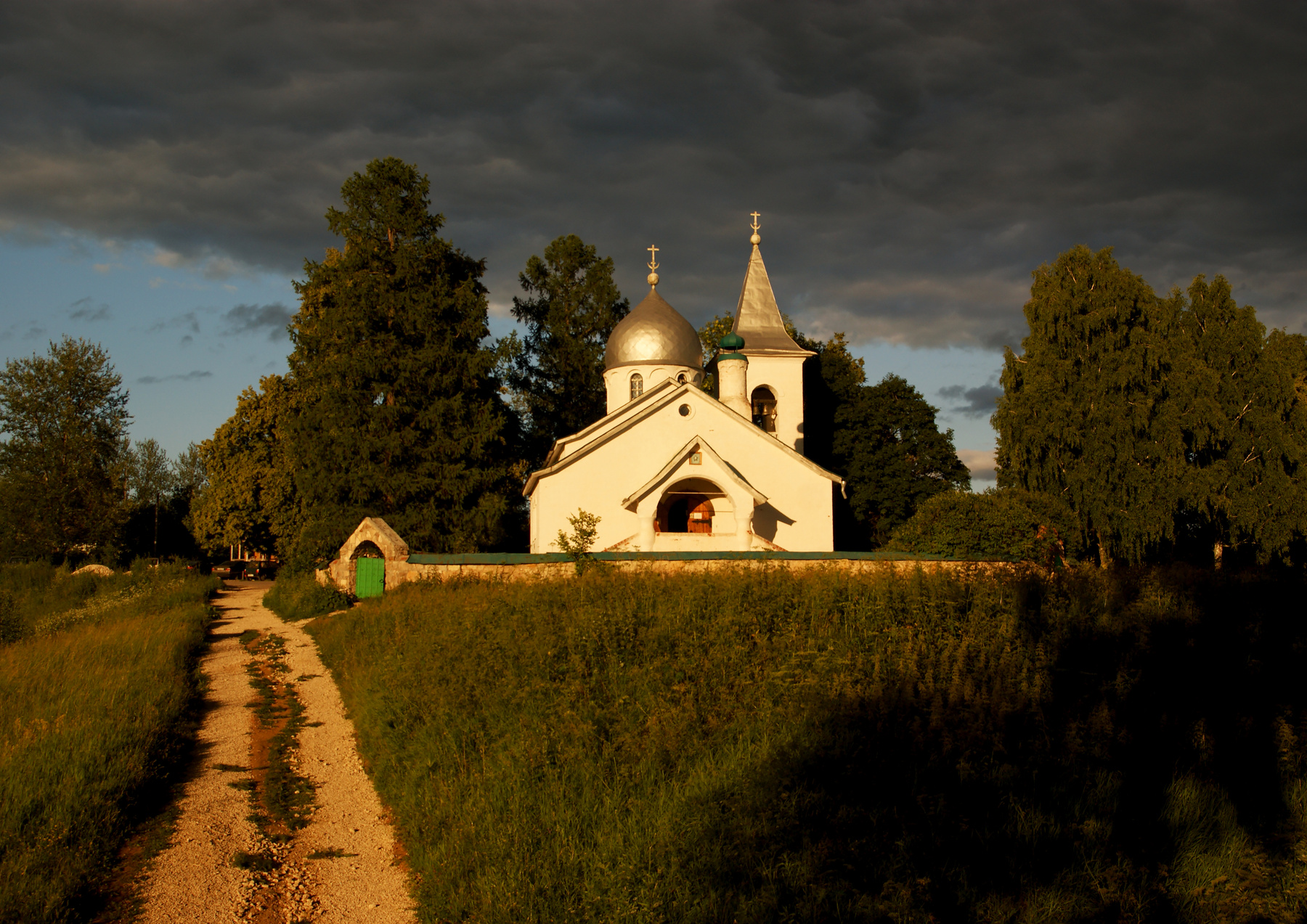 Вечер в деревне Бехово Бехово Церковь Святой Троицы
