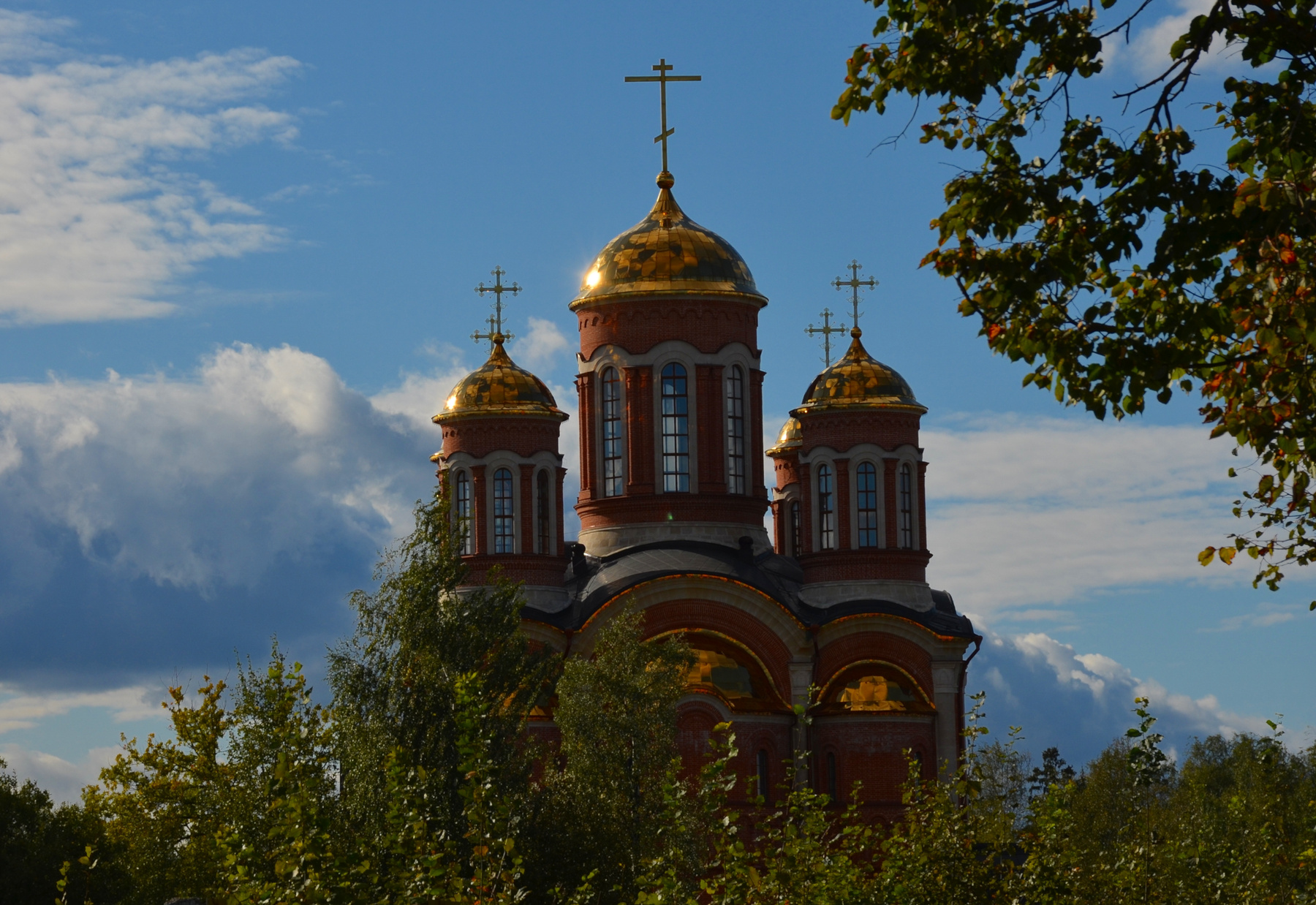 Собор в Селятино. Подмосковье Селятино храм собор небо облака сентябрь