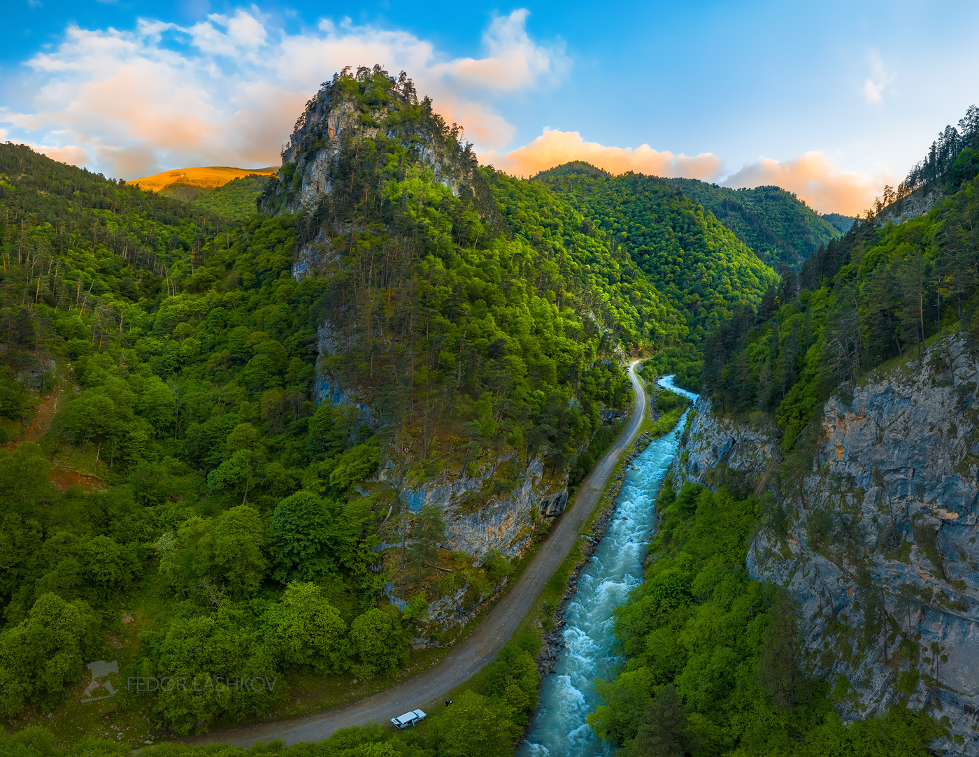 Новый мир Горы гора в горах облака Северный Кавказ вершины скалы река горная скалистое ущелье дорога путешествие туризм исследование закат машина лес лесное