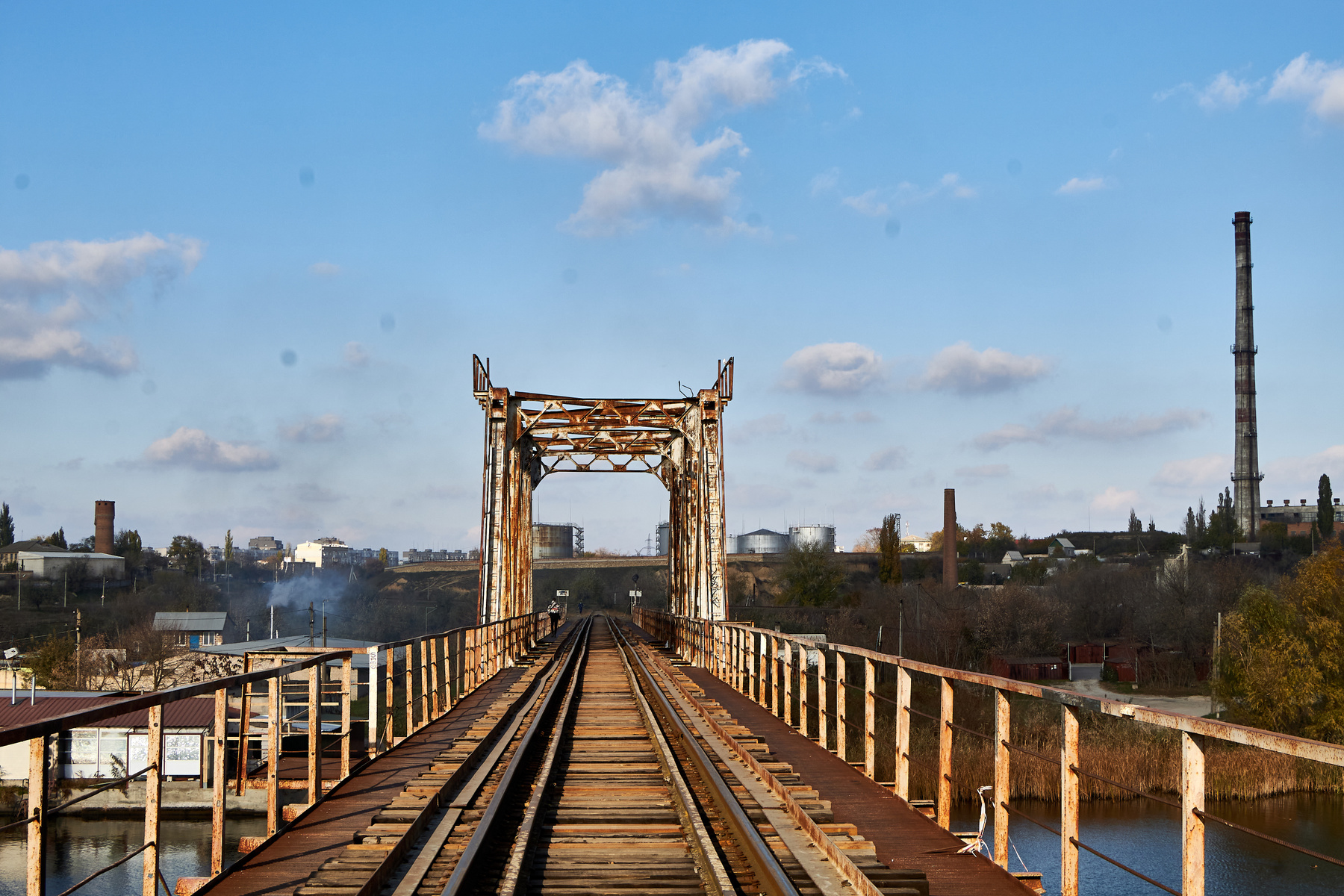 Железнодорожный мост мост рельсы река херсон железная дорога