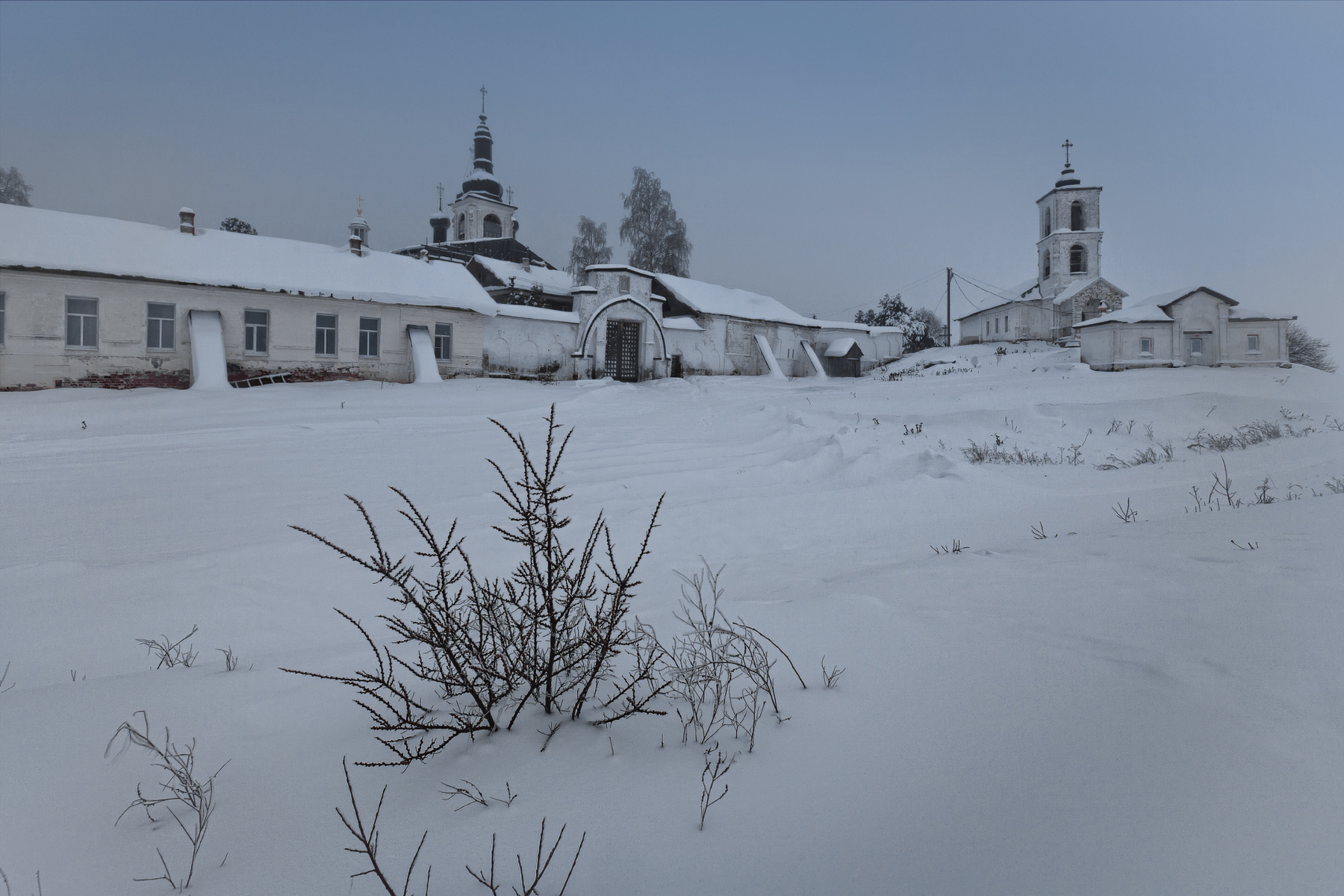 Серое утро в Горицах Вологодская область Горицы монастырь зима утро
