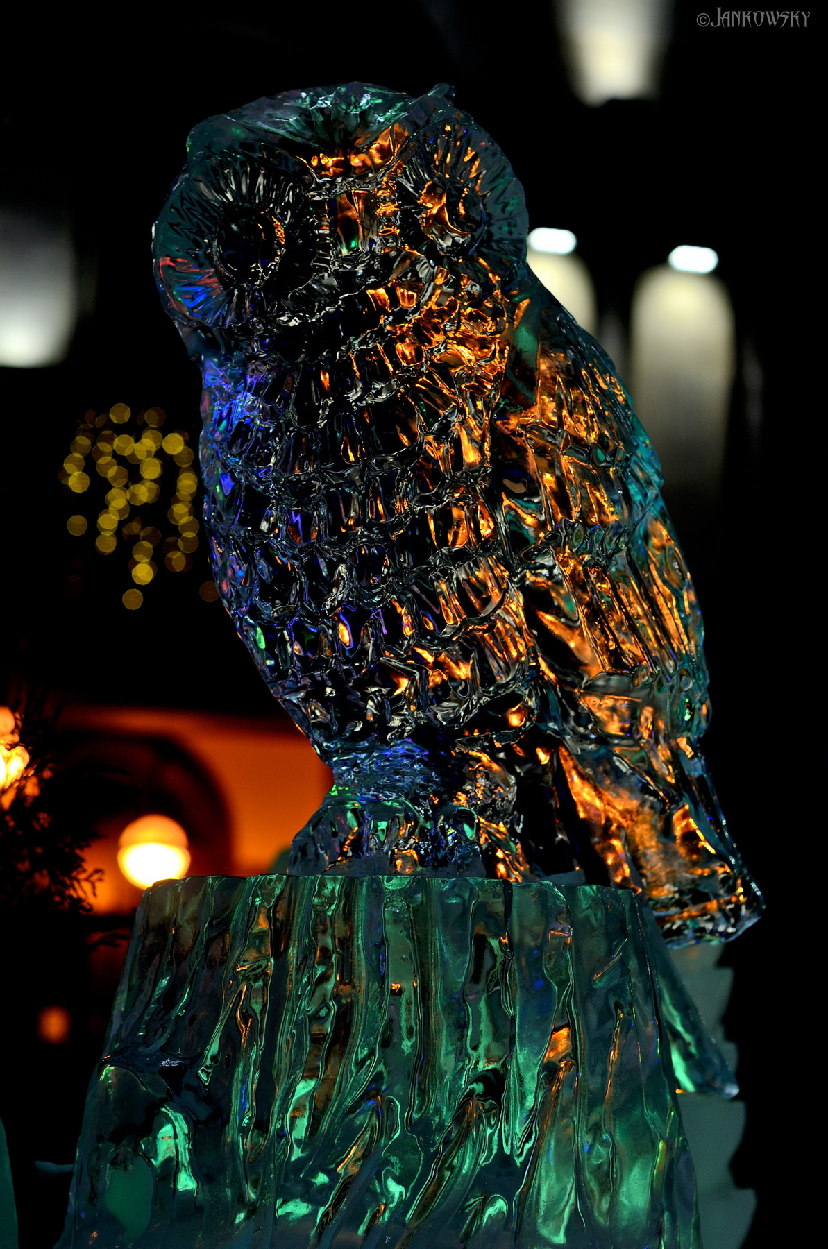Шедевр ледяного искусства - Хрустальная сова хрустальная сова лед скульптуры новогоднее искусство омск