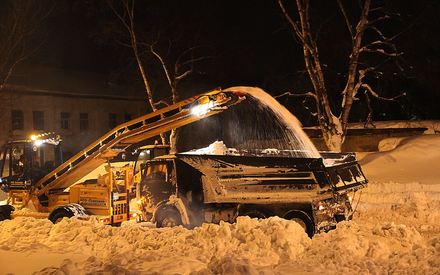 Уборка снега техника авто снег циклон дороги