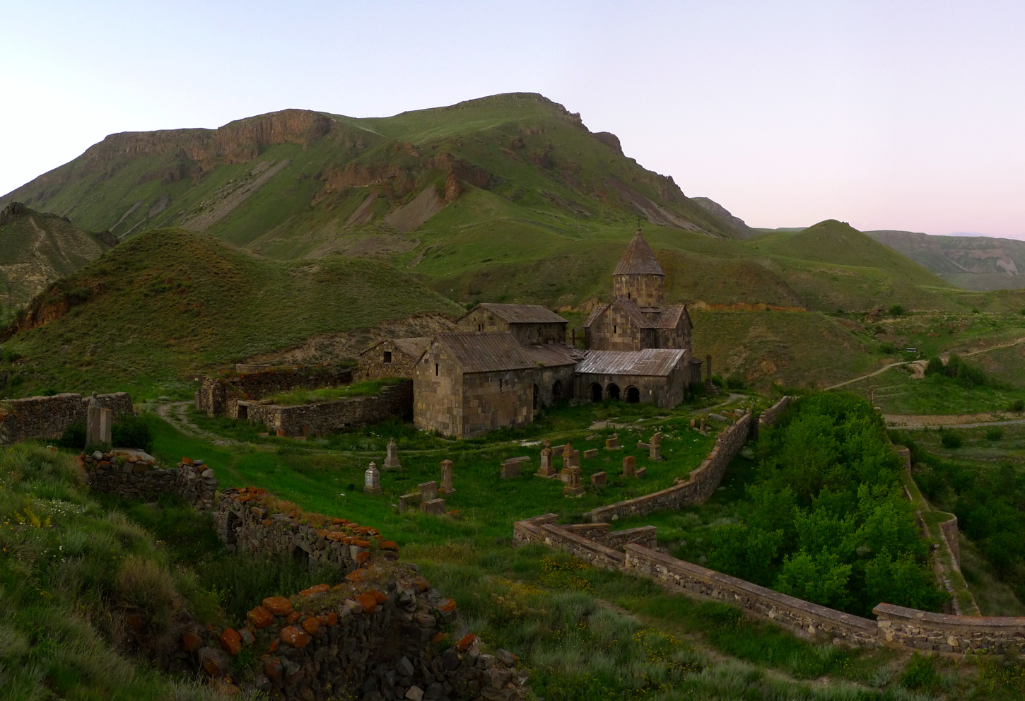 Монастырь Воротнаванк, XI в. Воротнаванк, Армения