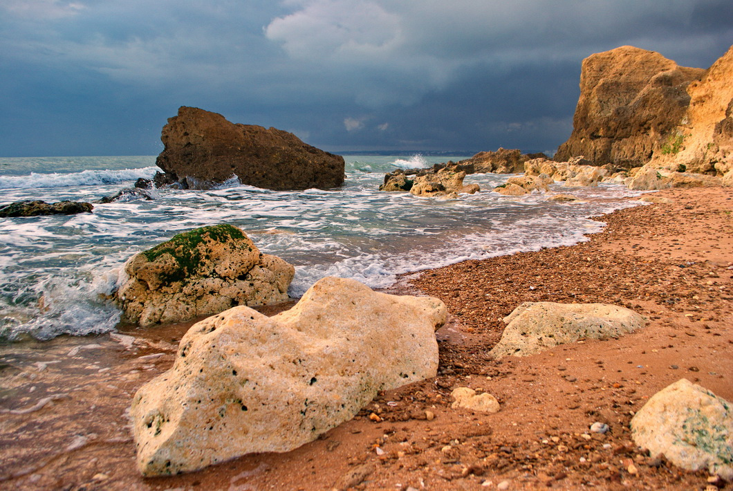 Atlantic coast. Крым пустынный берег. Португалия океан. Берег Атлантики. Сибур берег Атлантики.