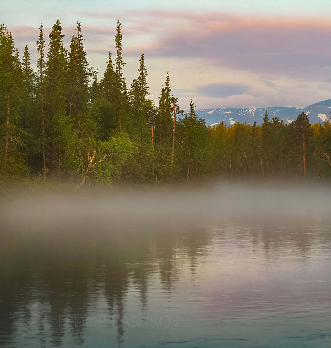 Утро после дождя Хибины горы рассвет тучи облака озеро лето отражение вода туман на берегу деревья