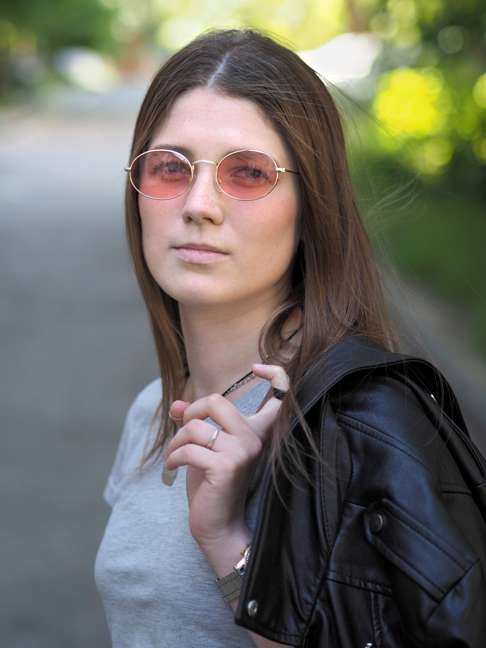 Екатерина Девушка прекрасная портрет очки кожанка