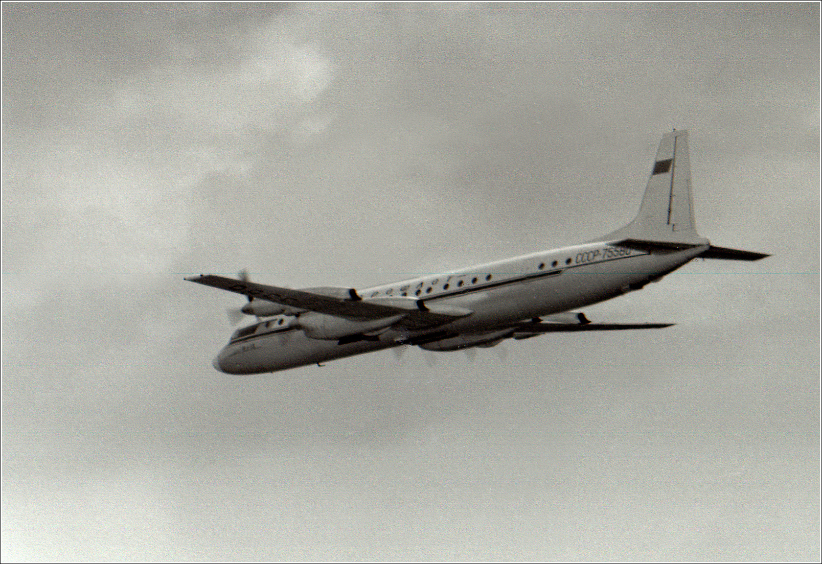 Ил-18 (1967 г.) Ил-18Д авиация самолет полёт Домодедово 1967