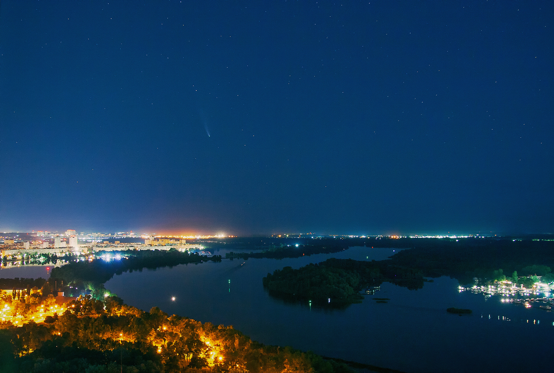 Комета над Киевом_2 комета comet neowise C 2020F3 ночной пейзаж ночное небо Киев звездное звезды